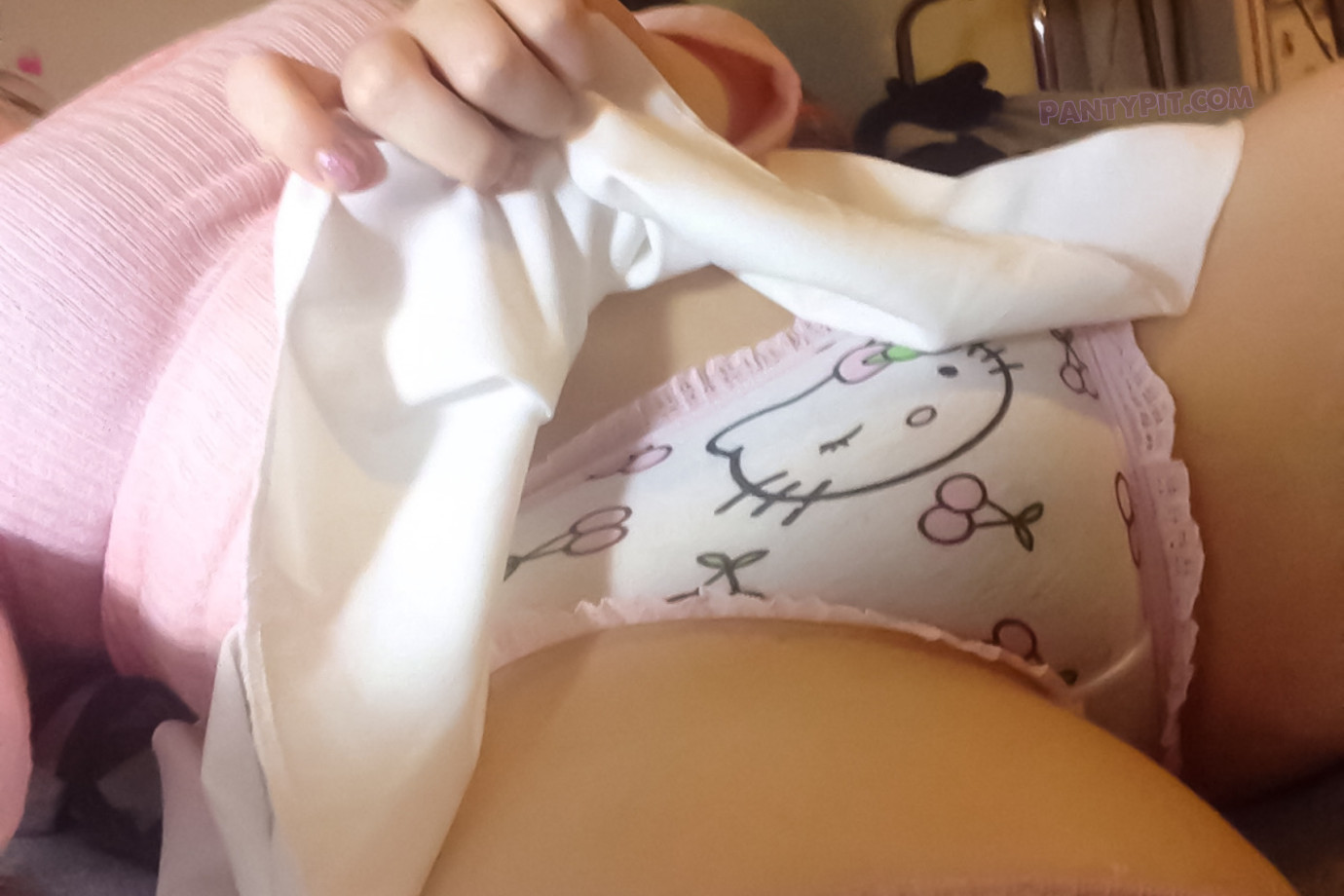 Girls In Hello Kitty Panties Upskirt